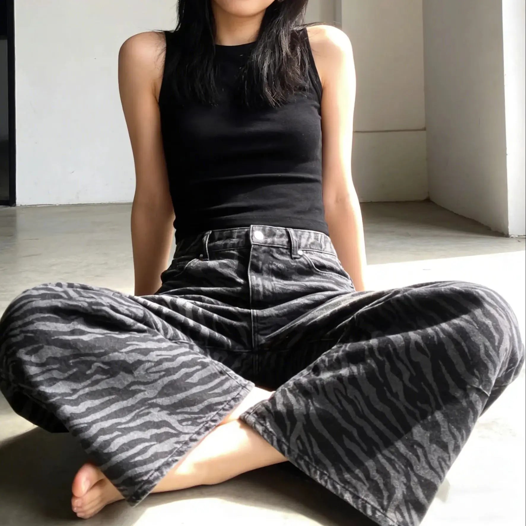 European and American Ins trendy straight tube loose American washed distressed printed ripped jeans