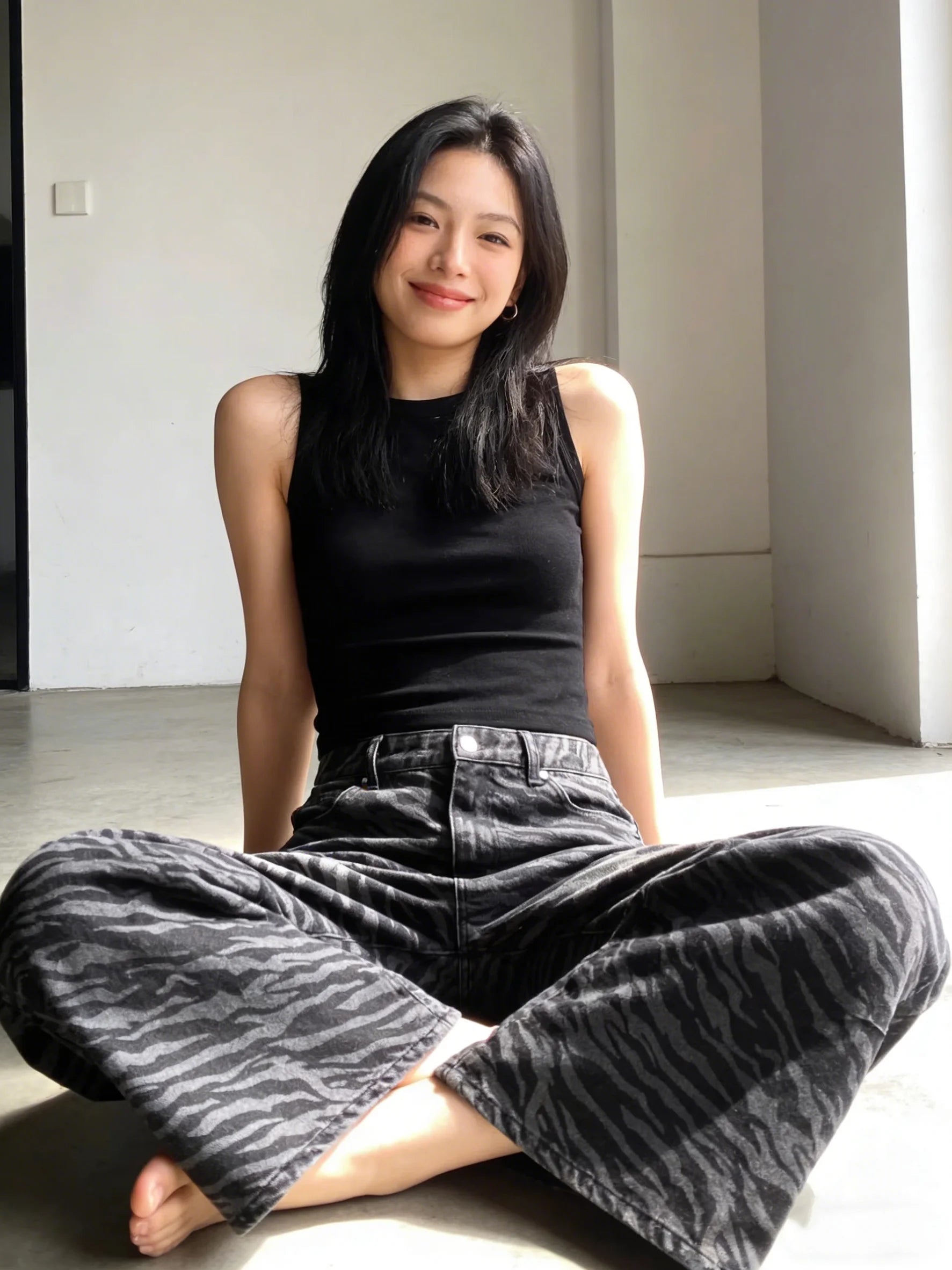 European and American Ins trendy straight tube loose American washed distressed printed ripped jeans