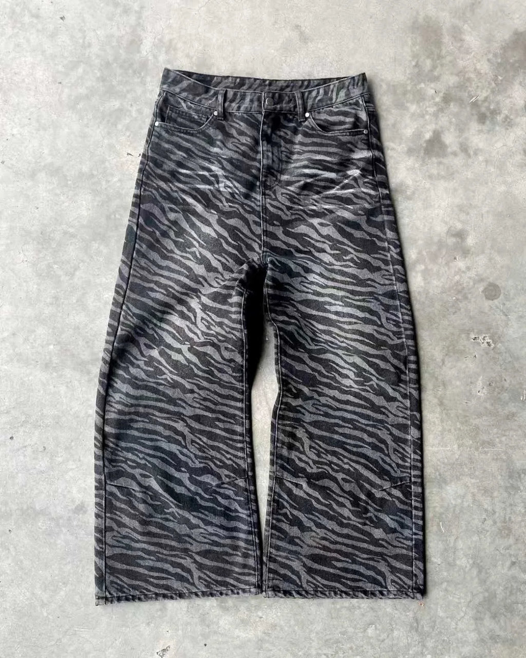 European and American Ins trendy straight tube loose American washed distressed printed ripped jeans