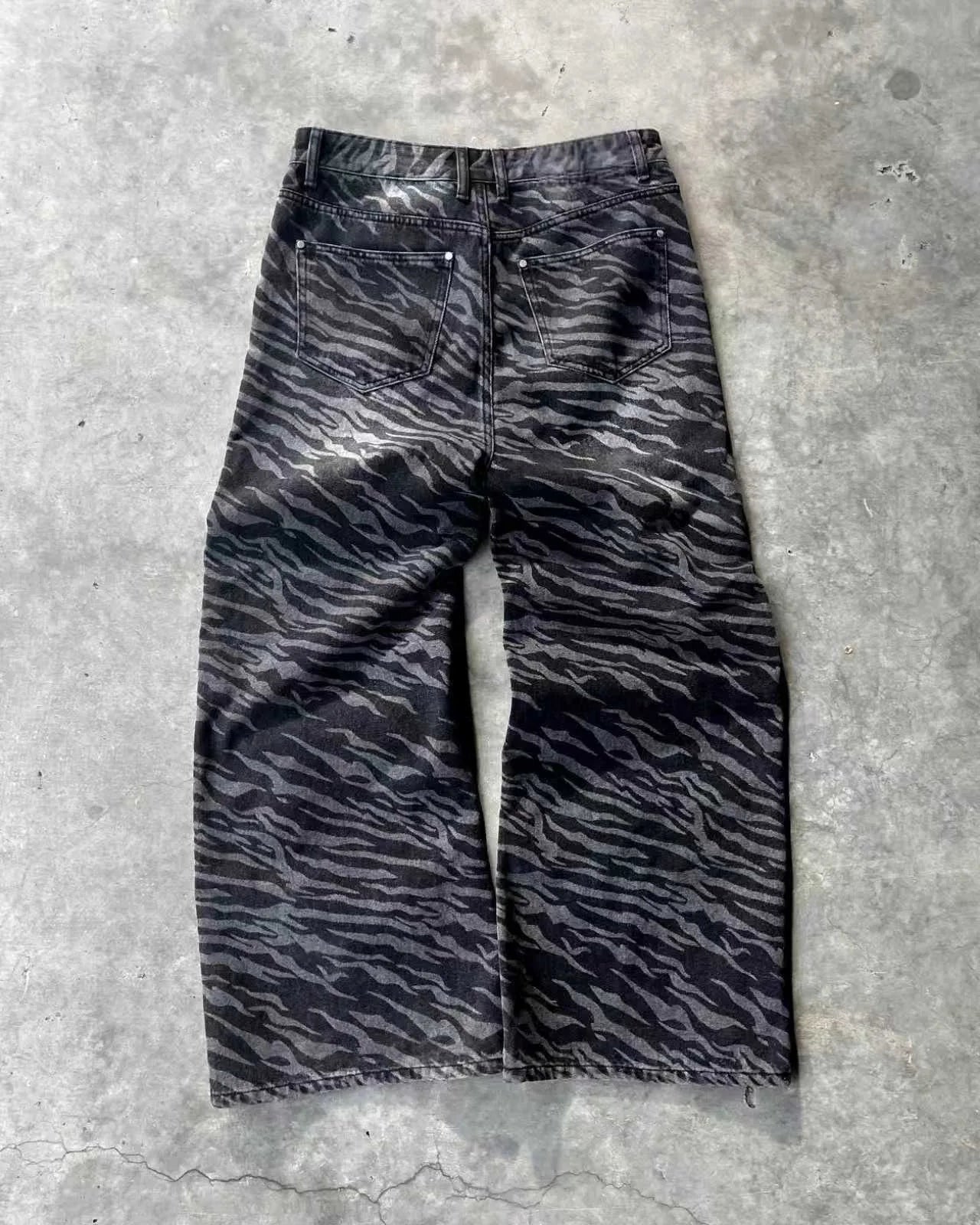 European and American Ins trendy straight tube loose American washed distressed printed ripped jeans